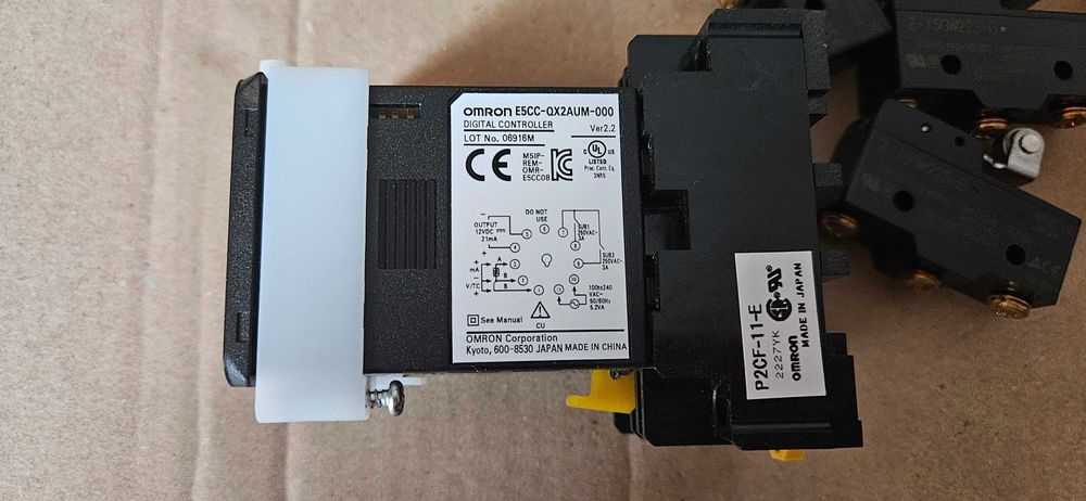 Controller temperatura, releu timp, automatizari - Omron