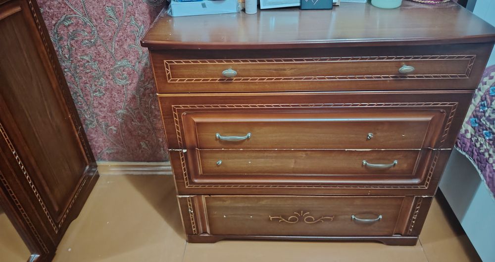 Мебель шкаф, зеркало