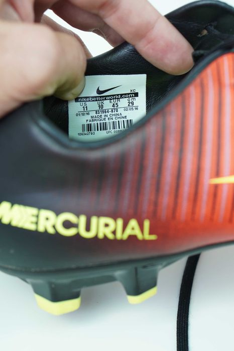 Футболни бутонки - Nike Mercurial