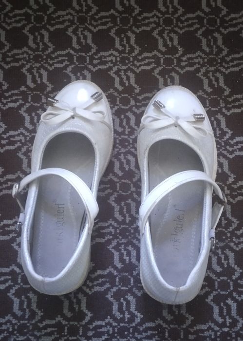 Красивые туфельки на девочку.