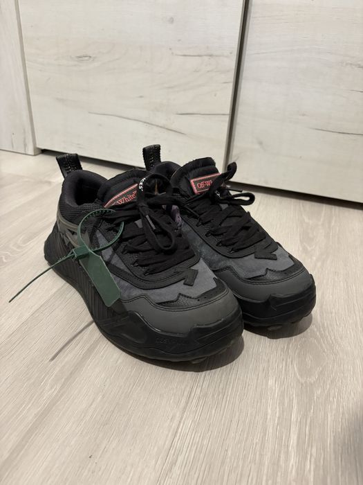 Adidasi off white odsy