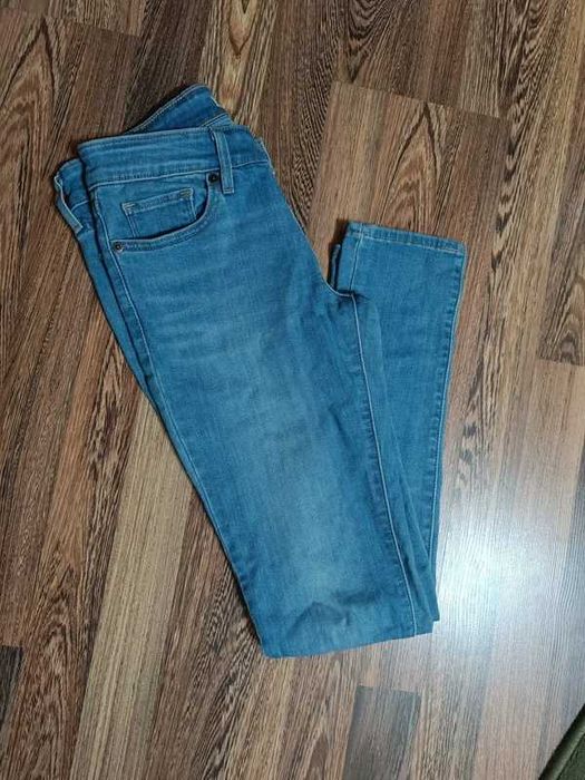 Blugi Levi's 711 marime 25