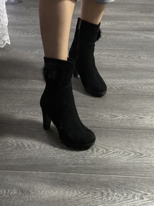 Зимние ботинки женские