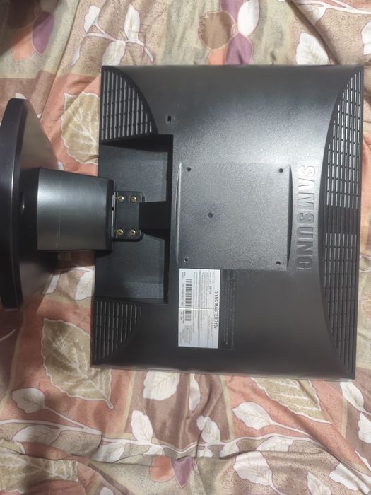 Монитор б/у syncmaster 710v