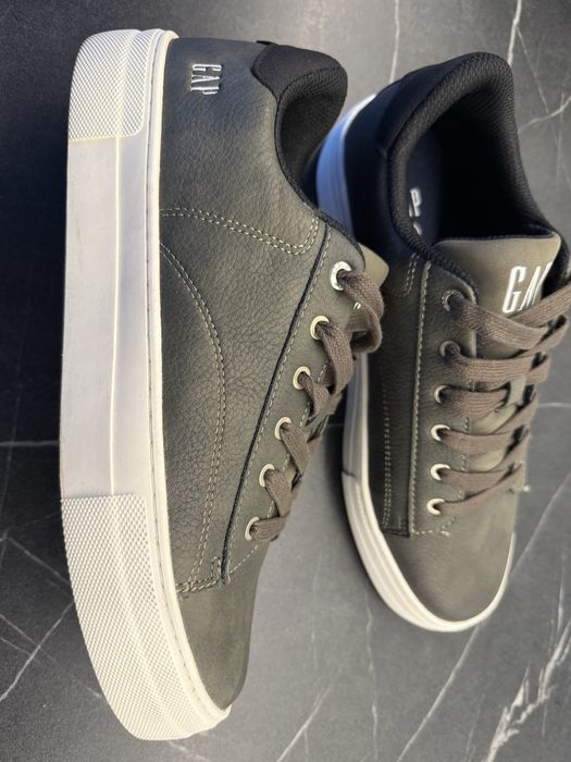 Продавам кецове GAP/ 41 номер