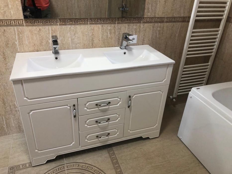 Inchiriez apartament la casa, in suprafata de 135 mp util