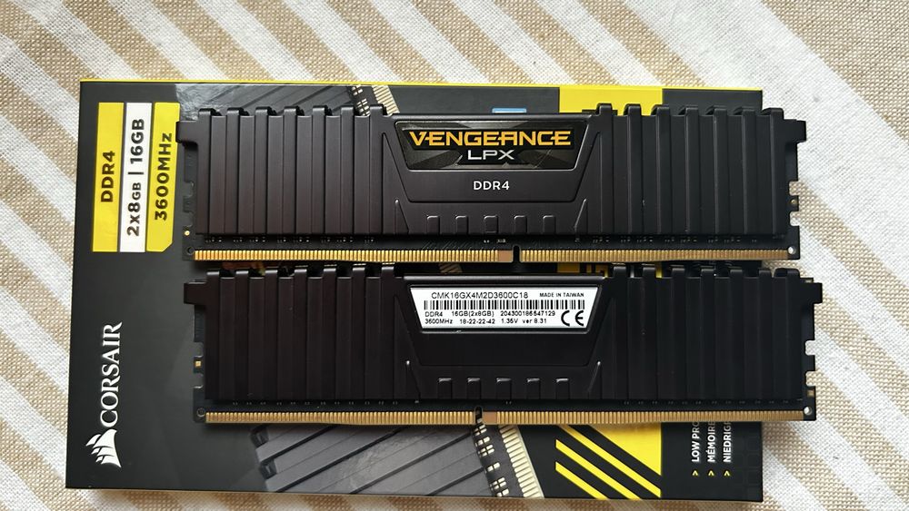 Kit 16GB DDR4(2X8GB) 3600Mhz Corsair Vengeace LPX
