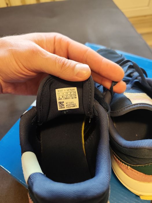 Adidași mărimea 37 1/3