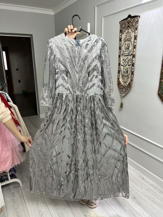 Продам вечерние платья