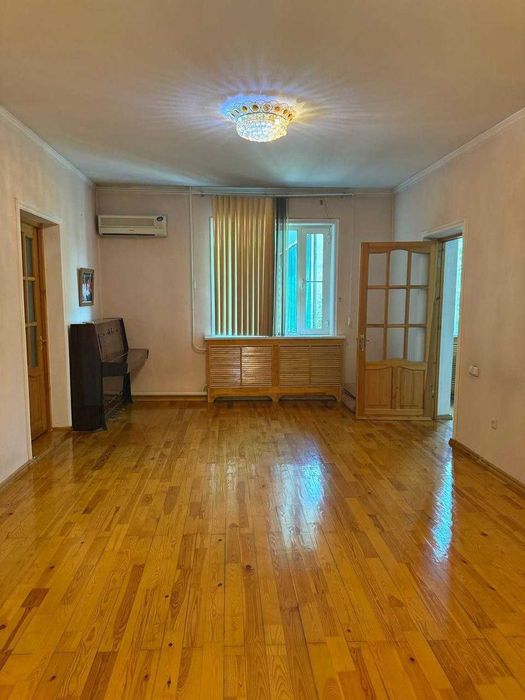 Srochno\Prodaja Doma 4 sotok\Chilanzar\or-tir 16 Gor.bolnica.