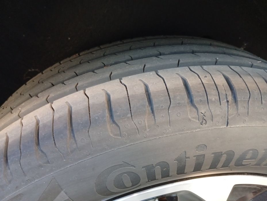 OCAZIE,Cauciucuri  215/55/17 vară Continental