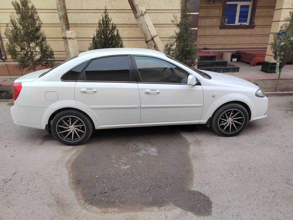 Машина сотилади жентра