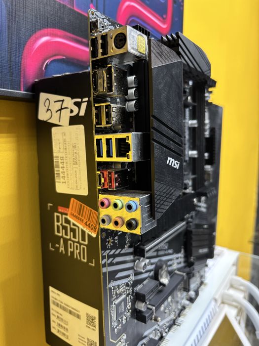 Продам B550 Asrock AM4