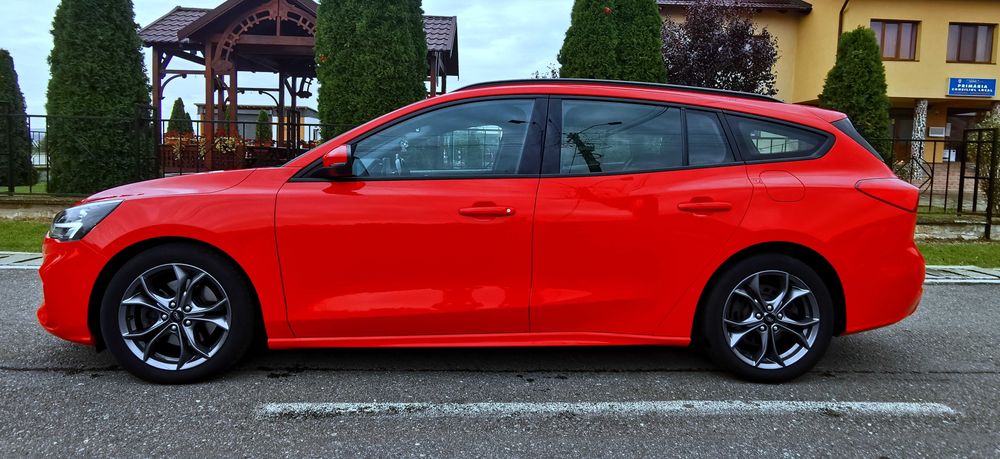 Focus ST- LINE~2.0_ 150 CP, automata, Faruri FULL LED~ Head-Up Display, B&O, Keyless Go+Entry, Camere, Padele,Line Assist, Volan incalzit, ETC.