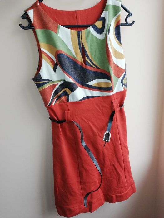 Ежедневни елегантни рокли, подходящи за офиса