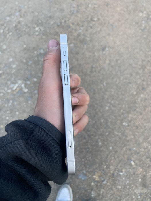 Продам или оьменяю айфон 12 64