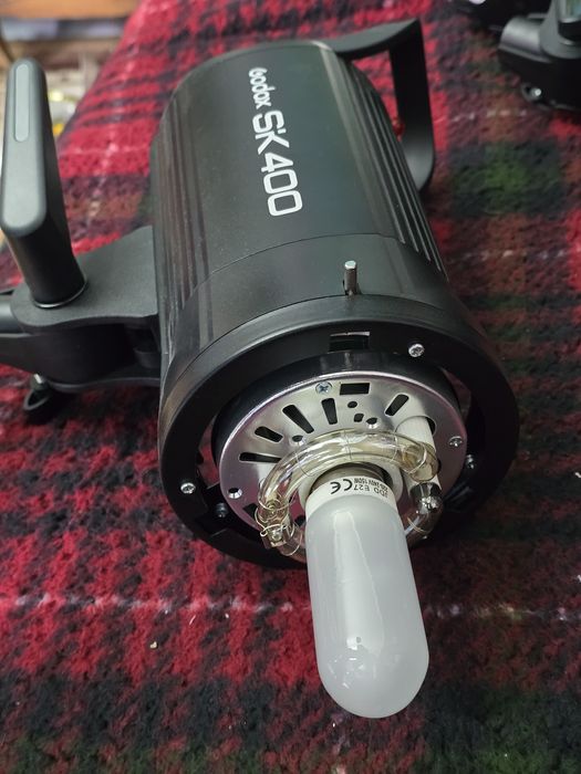 Godox SK400 комплект – 2 студийни светкавици + тригер