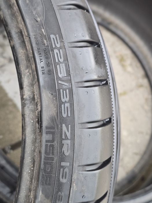 225 35 19  nokian 2 бр.