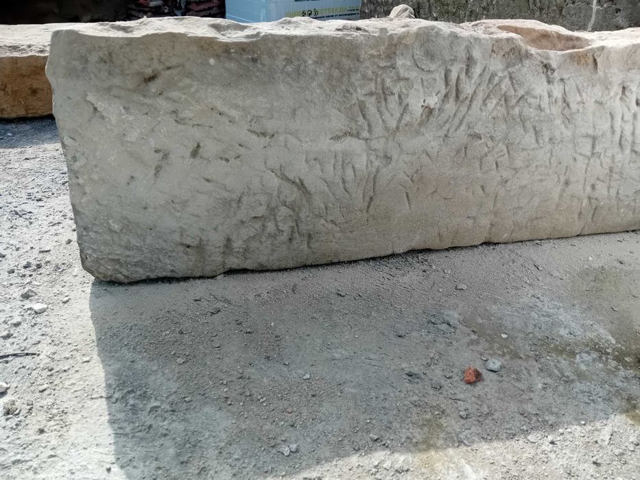 Стъпала от дялан камък