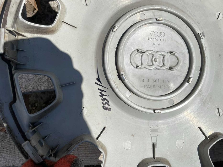 15 цола Тасове за Audi A3 Ауди А3 Оригинални 8L0601147