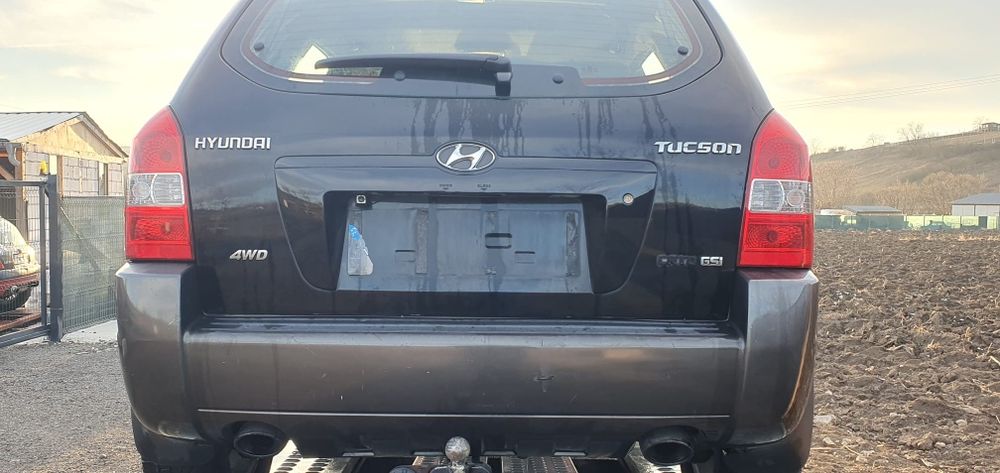 Dezmembrez / Piese Hyundai Tucson 2.0 Diesel 113 cp