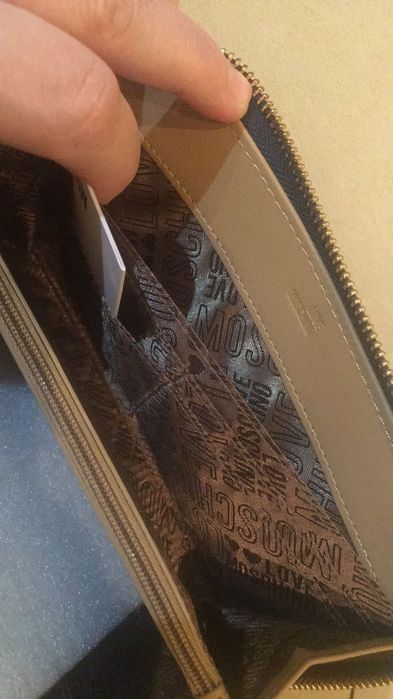 Нови маркови портмонета,,Love Moschino