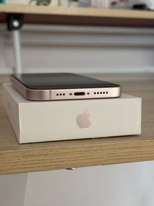 Vand iphone 13 roz
