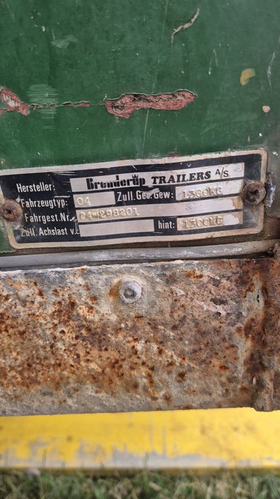 Vând remorca 1300 kg