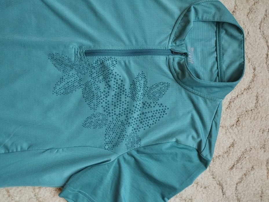 Tricou sport(damă), în stare foarte bună