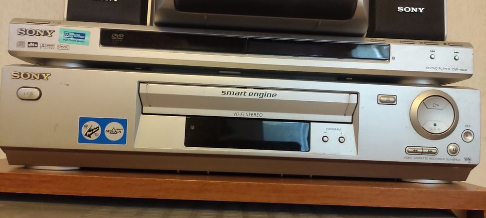 Soni- усилвател с  радиотунер KS800PW, видео с тв тунер -Se620,  DVD-NS32.