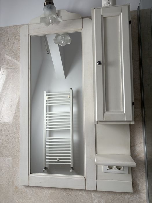 Oglindã de baie cu etajera