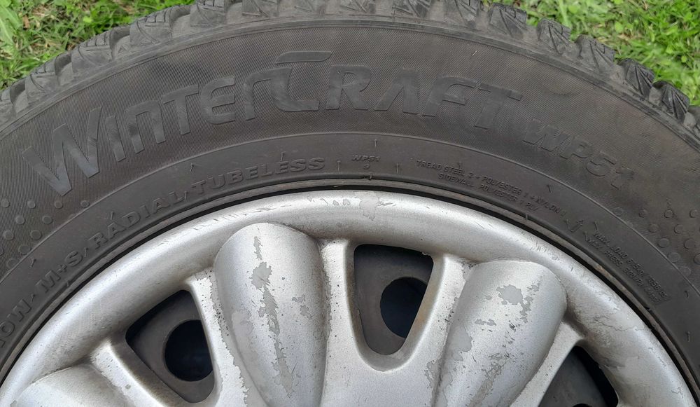 Зимни гуми с джанти 15 цола,от Хюндай,Kia