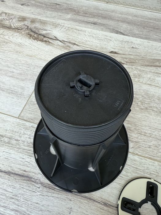 Plot/ picior/ suport reglabil din pvc pentru pardoseli supraînaltate