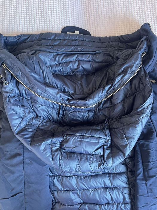 Дамско тъмносиньо яке, размер S, подходящо за пролет-есен.