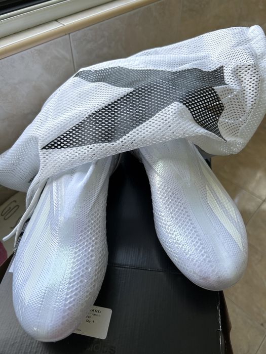 Нови маратонки Adidas - 44 и Футболни обувки Adidas- сега за 380 лв.