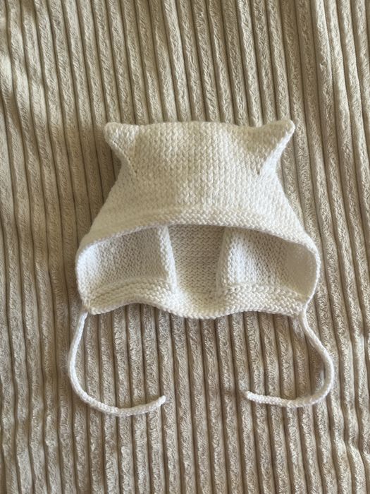 Вязаная шапка с ушками