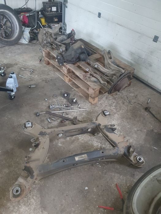 Punte spate Mercedes E class.