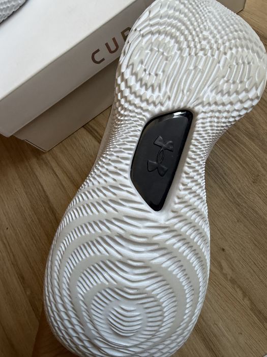 Оригинални нови маратонки Under Armour CURRY 4 FLOTRO! 43,44