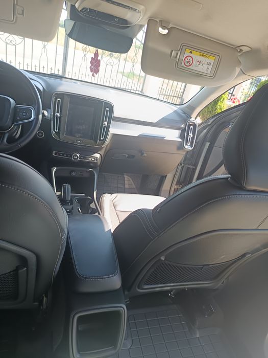 Vând Volvo XC40 2018