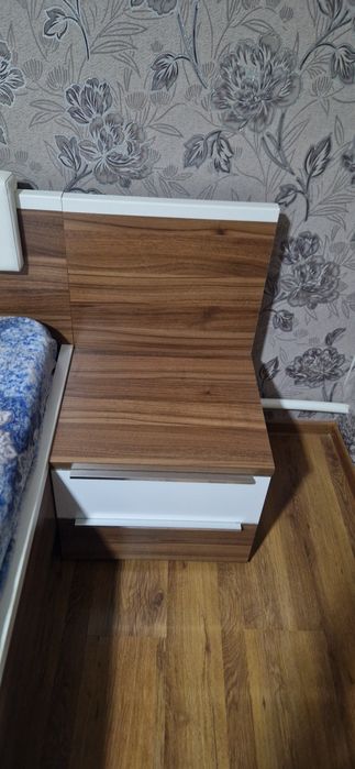 Продам спальный гарнитур