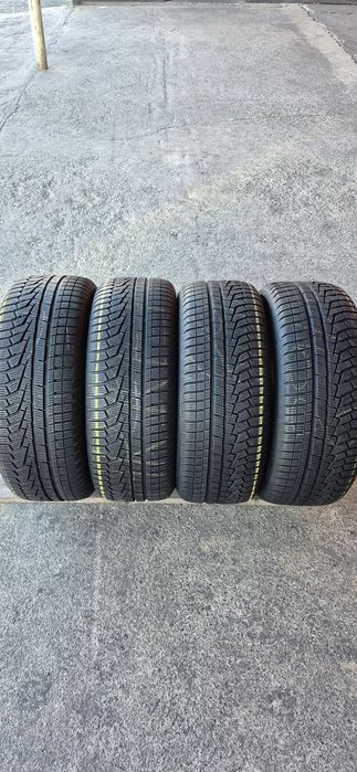 4 anvelope iarna Hankook 255/60/17.Pretul este pe bucata