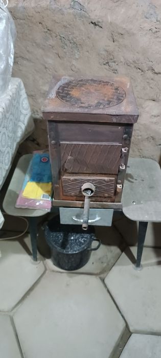 Чугунные печка хорошего состояния