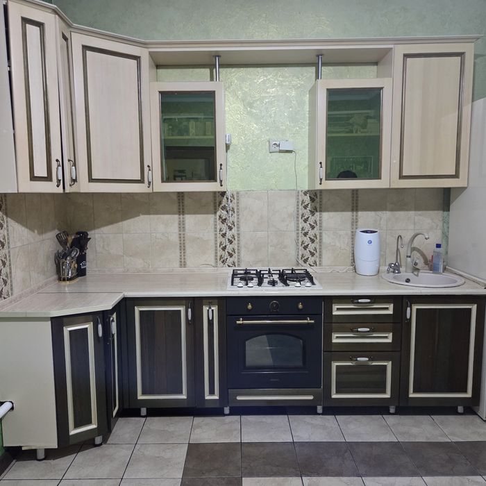 Продам кухню,фасады дерево