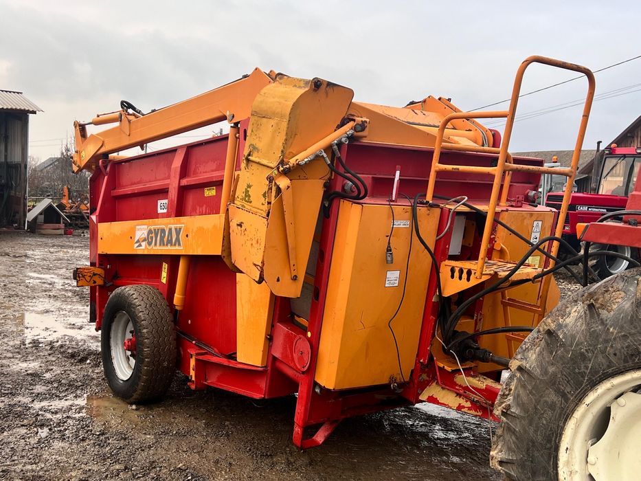 Remorca tehnologica distribuitor ziloz tocator baloti paie fîn