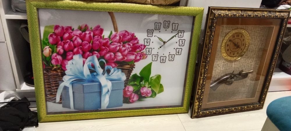 Продаю красивые картинные часы для дома