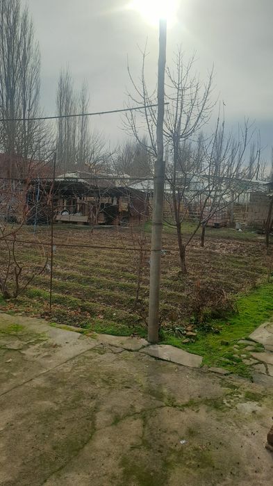 Uy sotiladi 14 sotik . 10000$ dan sotigi