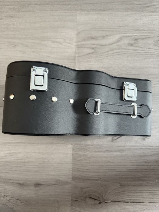 Idel cadou pt pasionații de chitara si whiskey