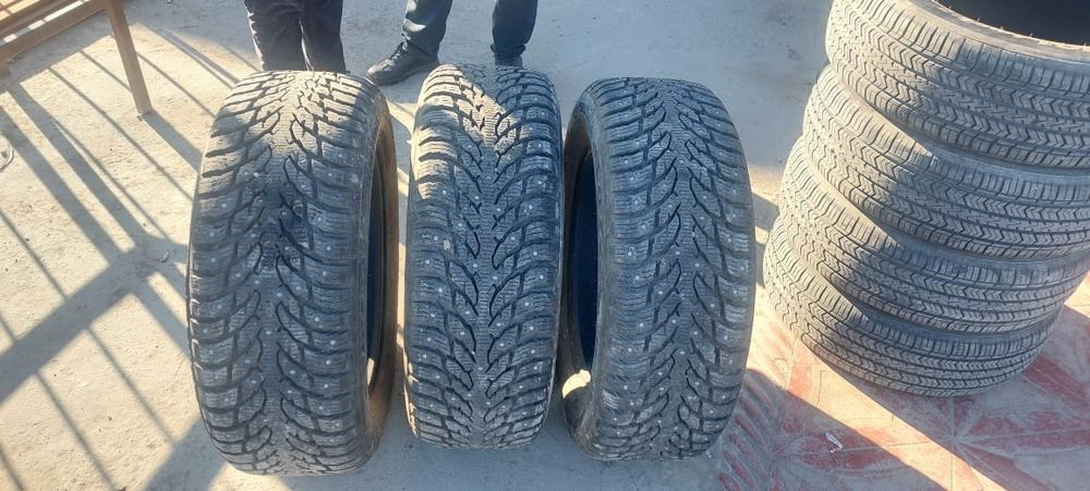Продам резину зимнюю шипами