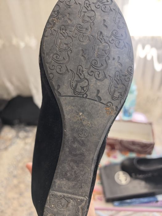 Отдам даром туфли 38 размер