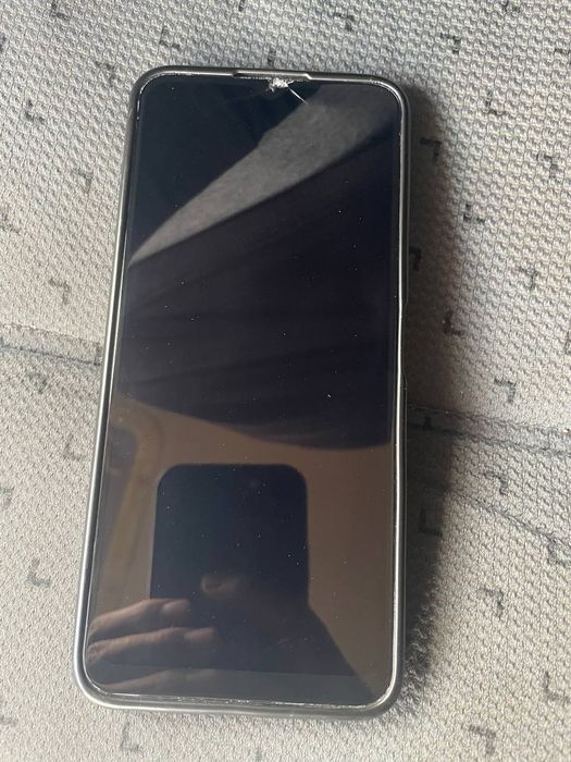 Srowna telefon Sotiladi!